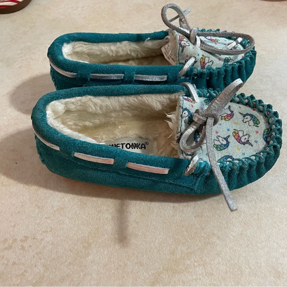 Minnetonka Unicorn little girls slipper shoes size 8 teal